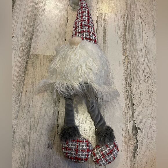 Seasonal Gnome Decoration - Picture 2 of 3